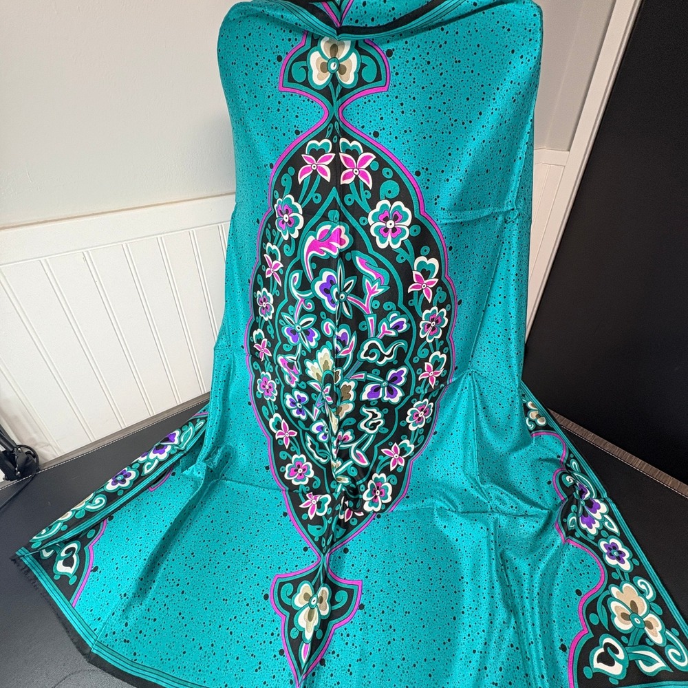 Linda Allard for Ellen Tracy Silk Scarf Teal Floral Medallion Square 34x34 Japan